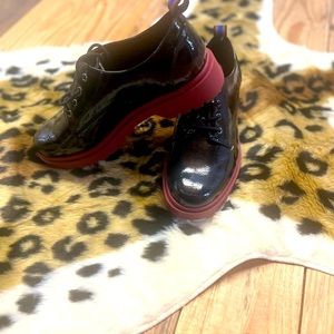 Black and red Mix.6 Oxfords